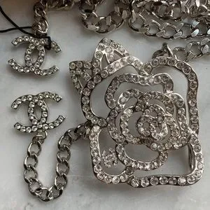 CHANEL | Accessories | Chanel Swarovski Crystal Camellia  display picture 2